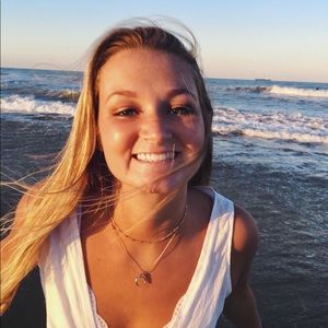 Meet your Posher, Caroline